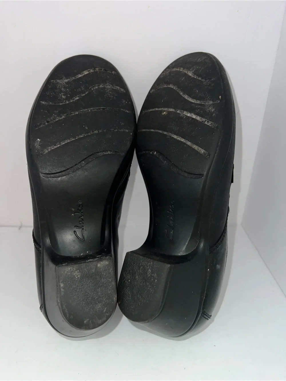 Clarks Collection Black Leather Slip-On Heels – Women’s 6.5